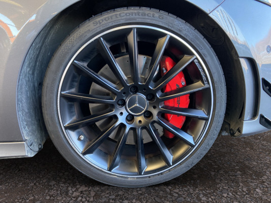 MERCEDES-BENZ A 35 AMG 4Matic - 8