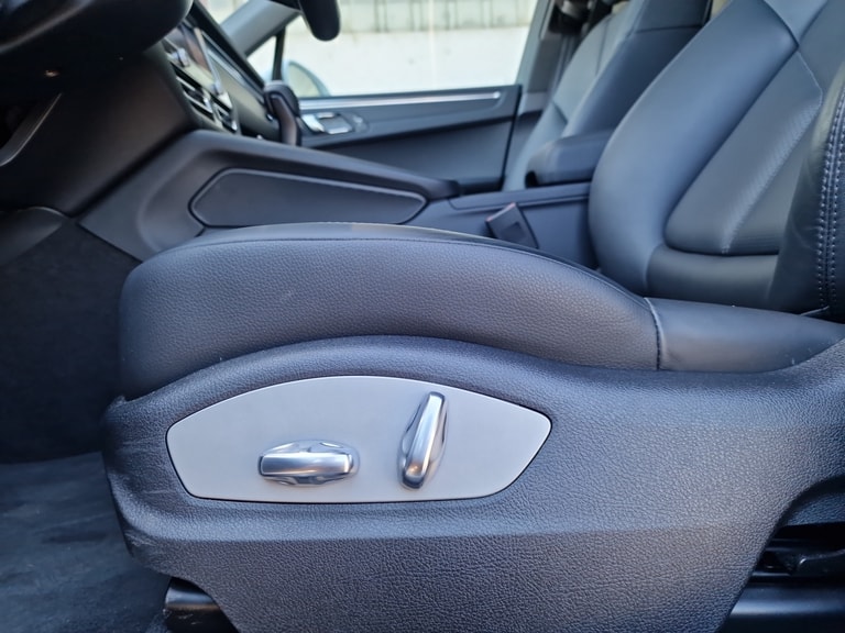 porsche Gallery 18