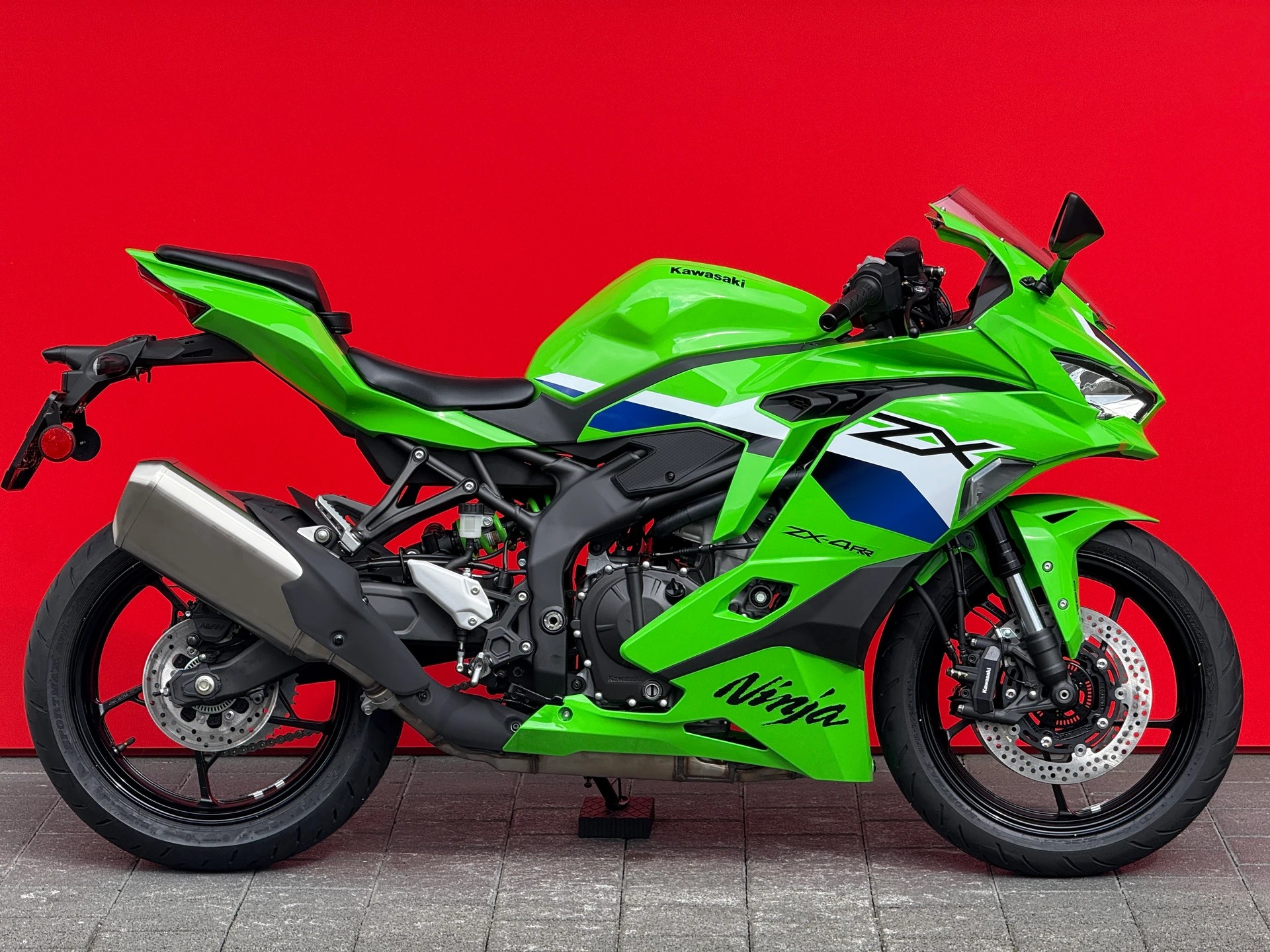 KAWASAKI Ninja ZX-4RR - 1