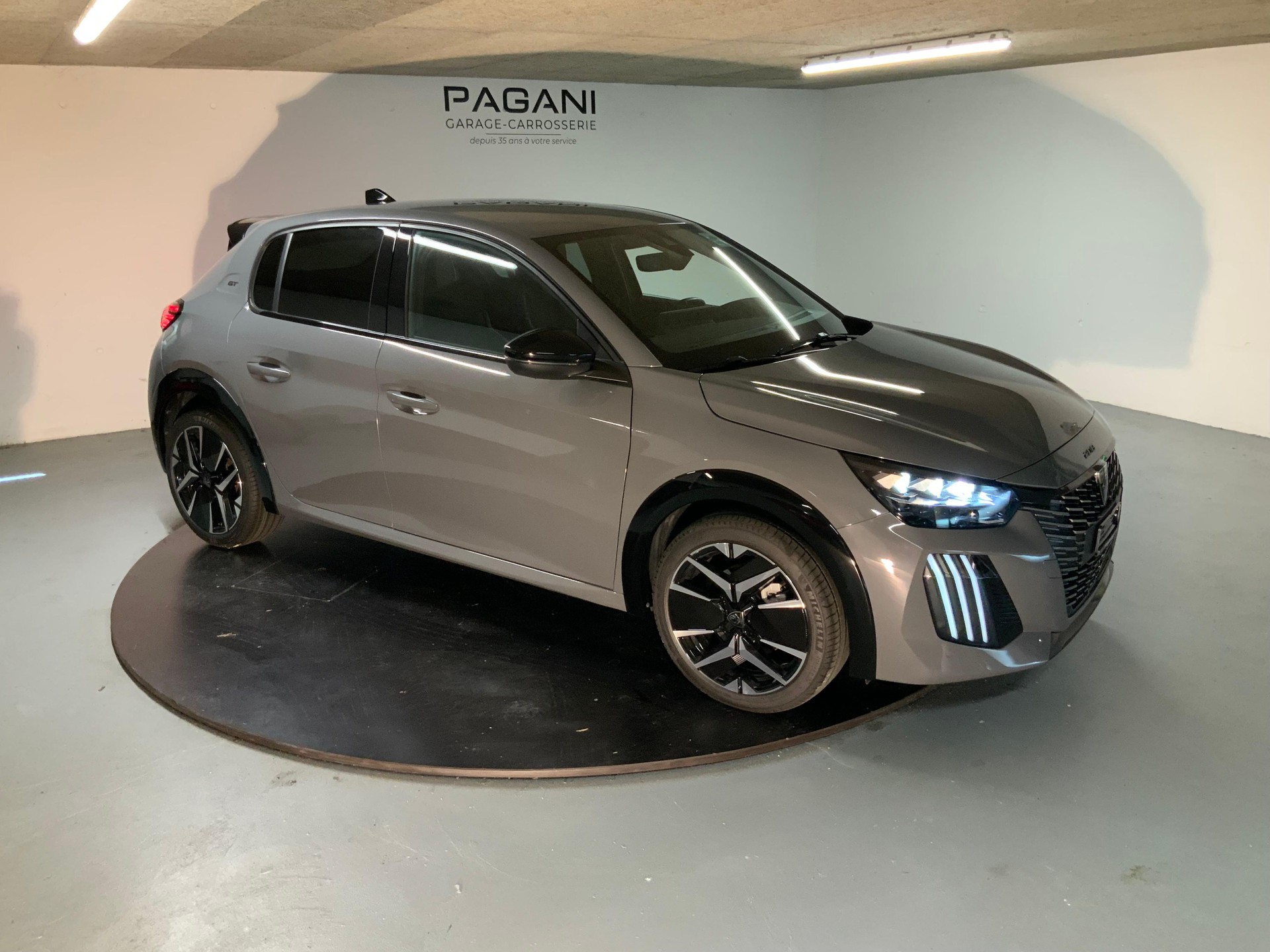 PEUGEOT 208 1.2 Hybrid 145 GT - 2