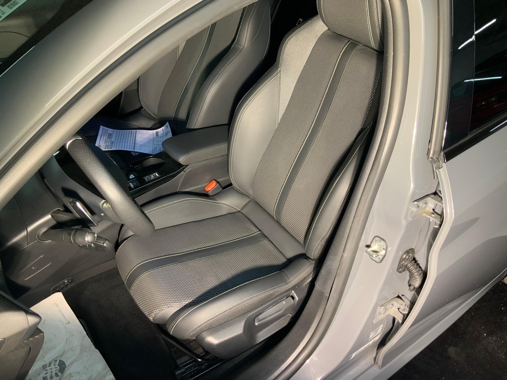 PEUGEOT 208 1.2 Hybrid 145 GT - 12